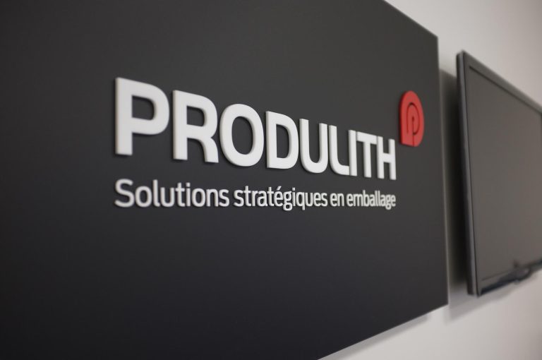 Enseigne murale de Produlith - Solutions stratégiques en emballage